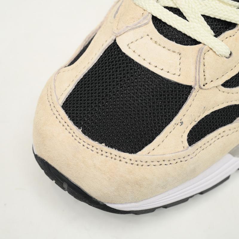 New Balance 992 Beige Black Sneakers      M992NB  - DesignerGu