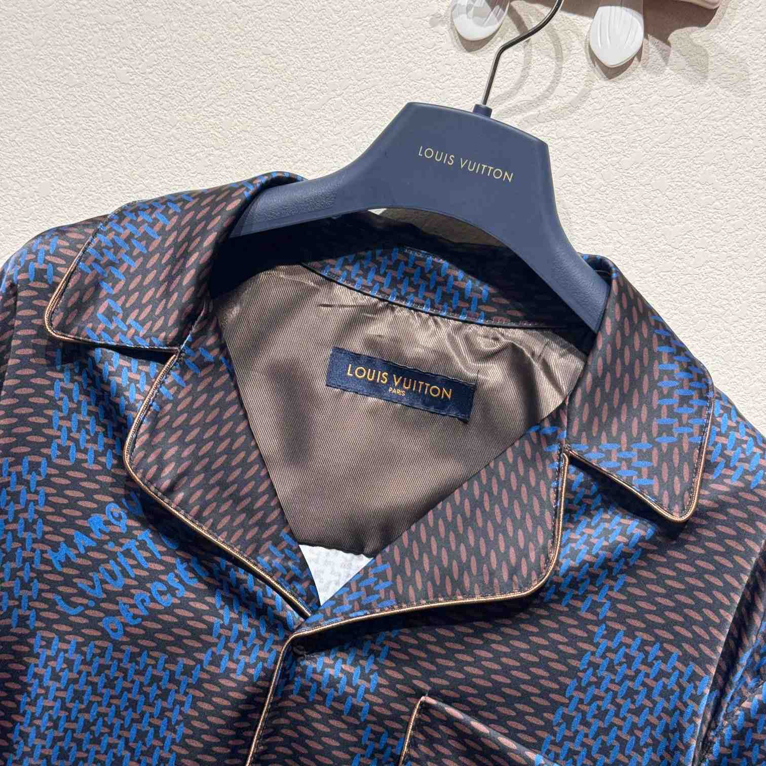 Louis Vuitton Long-Sleeved Damier Silk Pyjama Shirt    1AFJD4 - DesignerGu