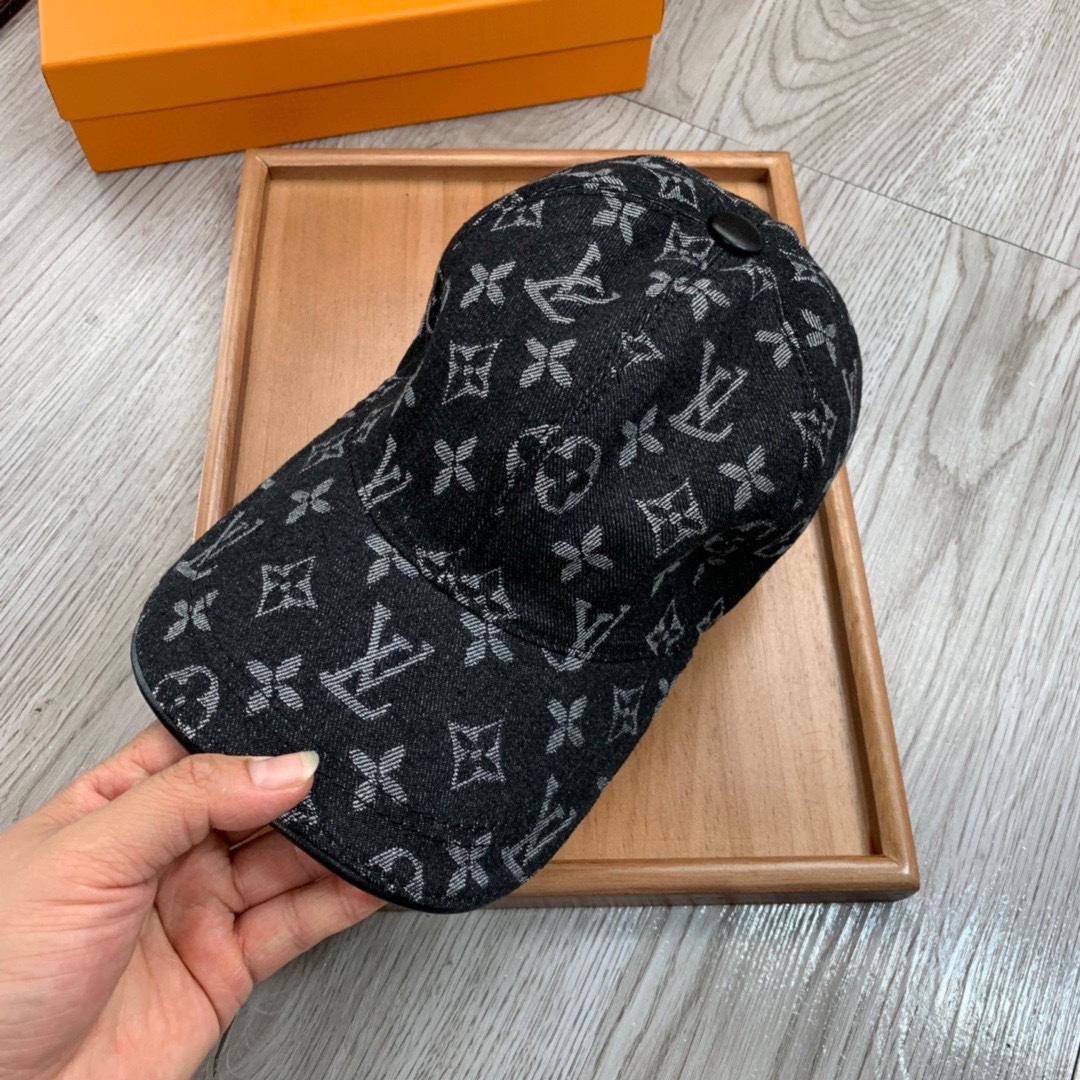 Louis Vuitton Monogram Cap - DesignerGu