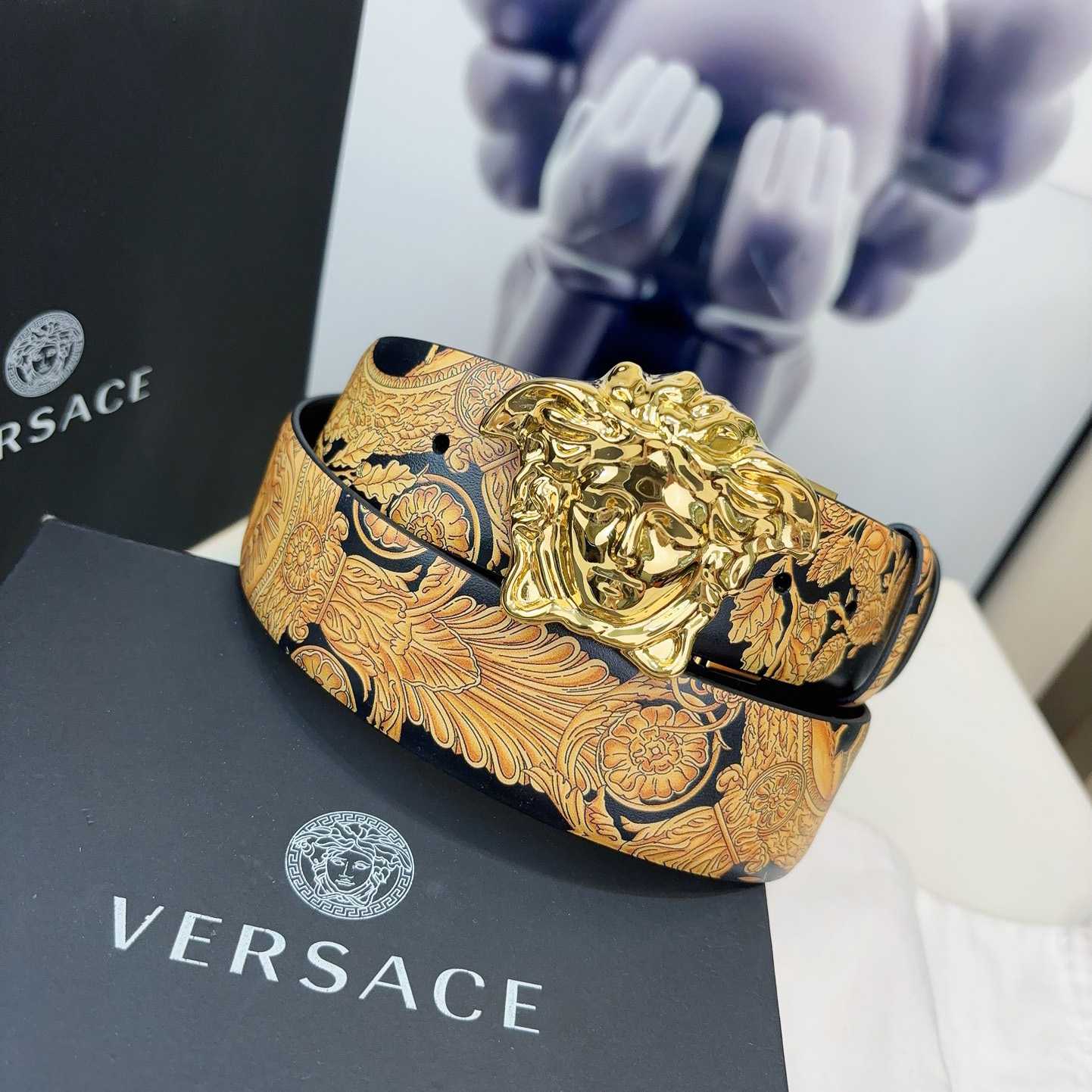 Versace Barocco Reversible Leather Belt    40mm - DesignerGu