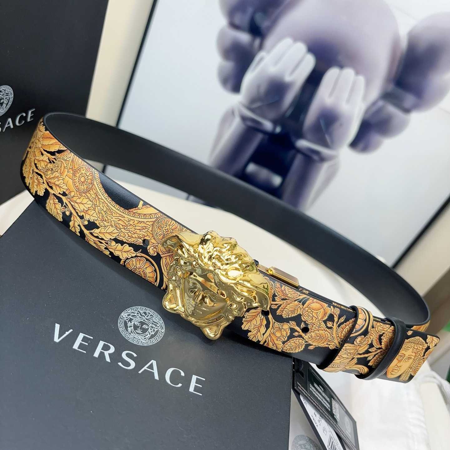 Versace Barocco Reversible Leather Belt    40mm - DesignerGu