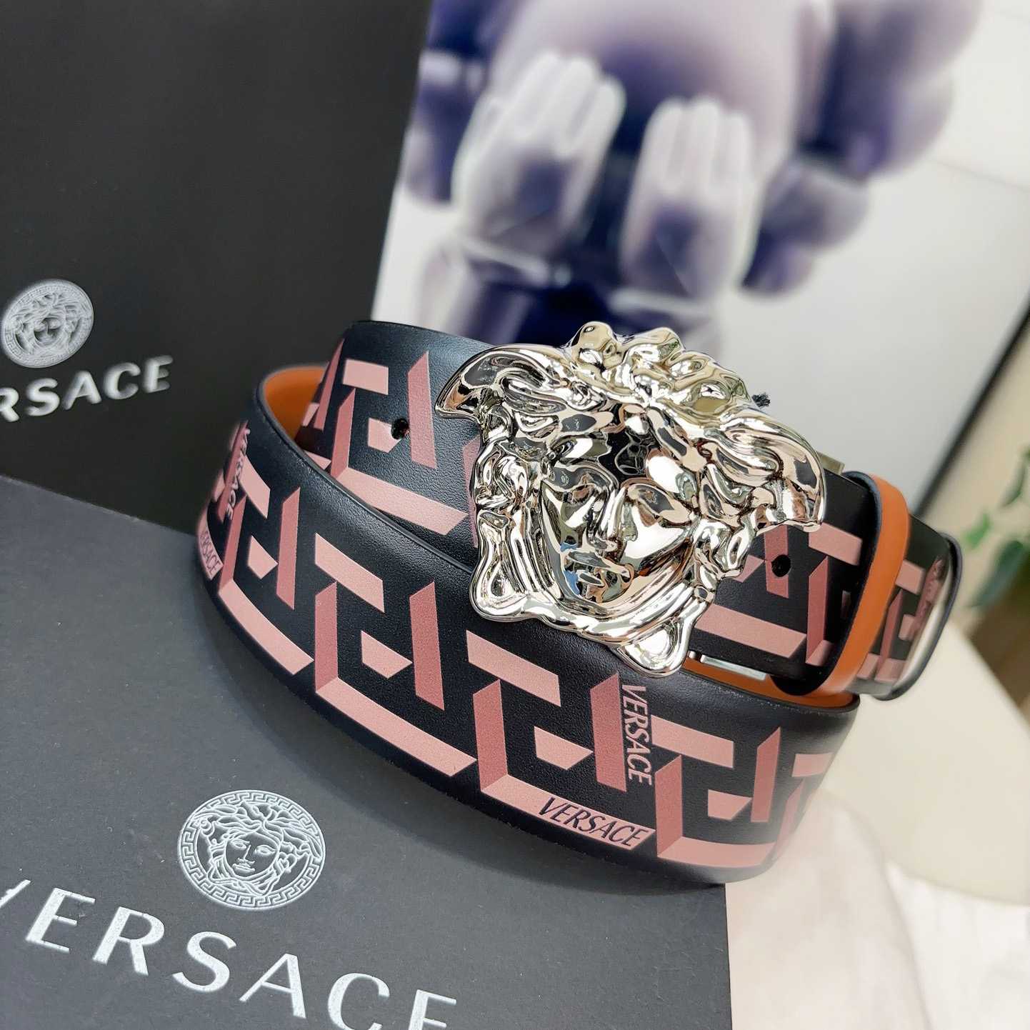 Versace Reversible Leather Belt    40mm - DesignerGu