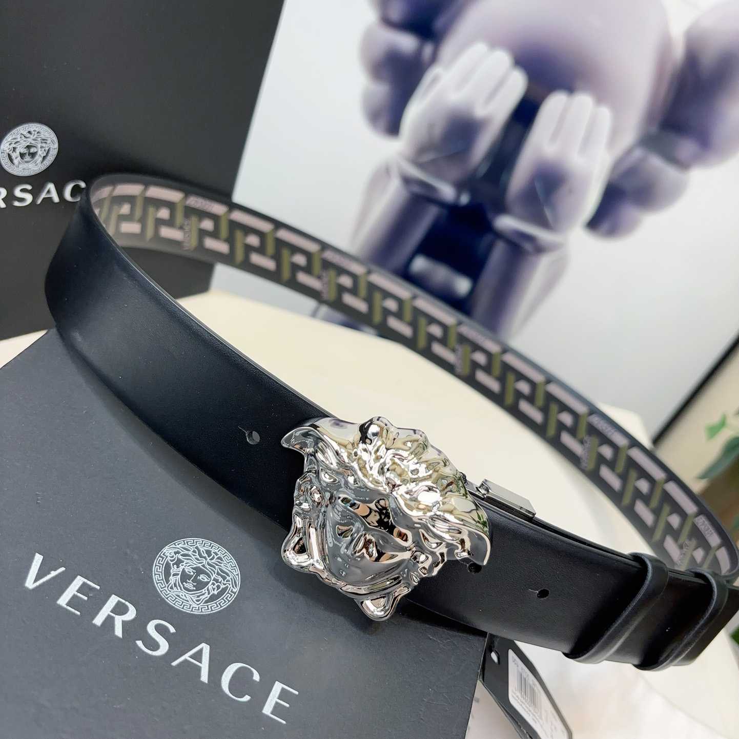 Versace Reversible Leather Belt    40mm - DesignerGu