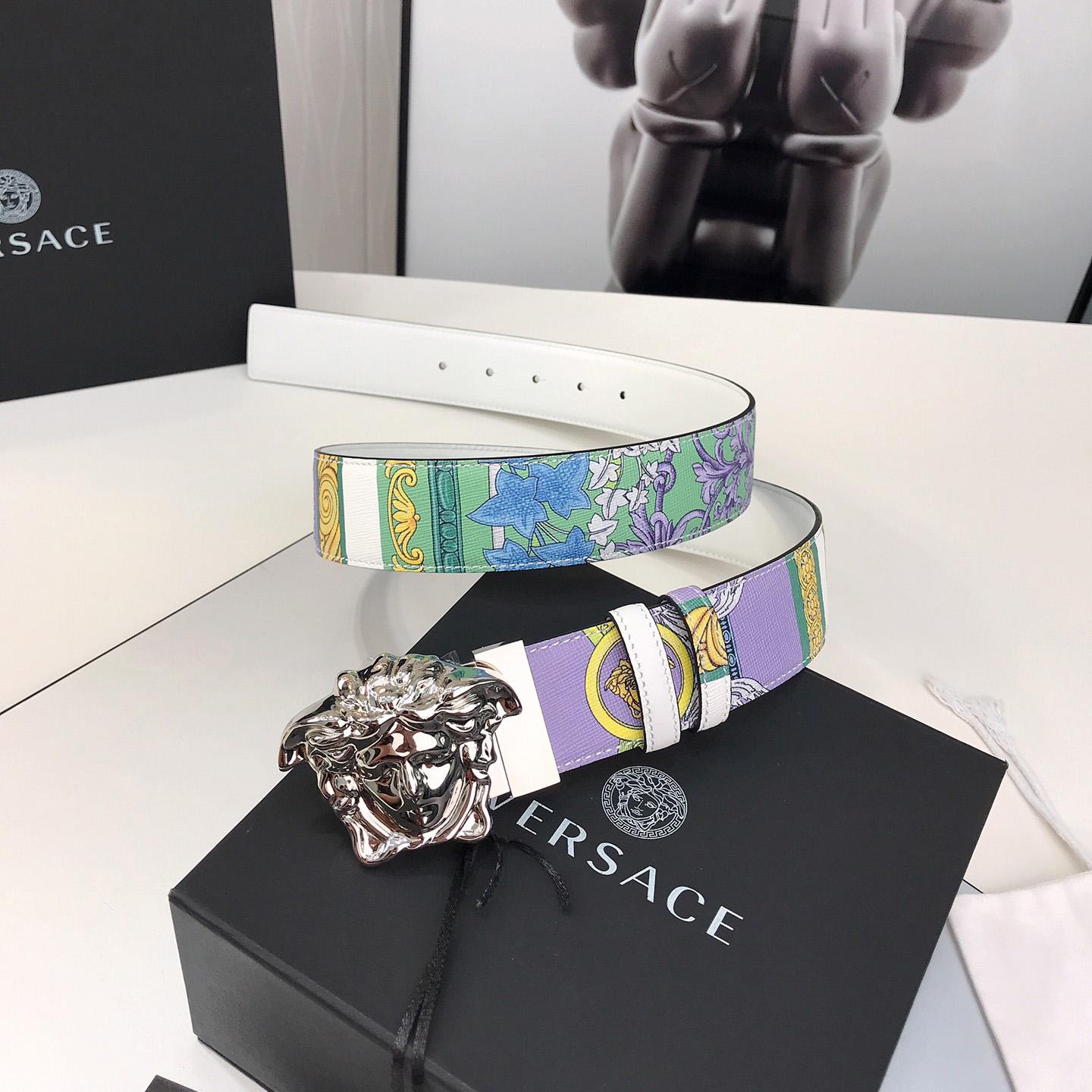 Versace Reversible Barocco Medusa Leather Belt   40mm - DesignerGu