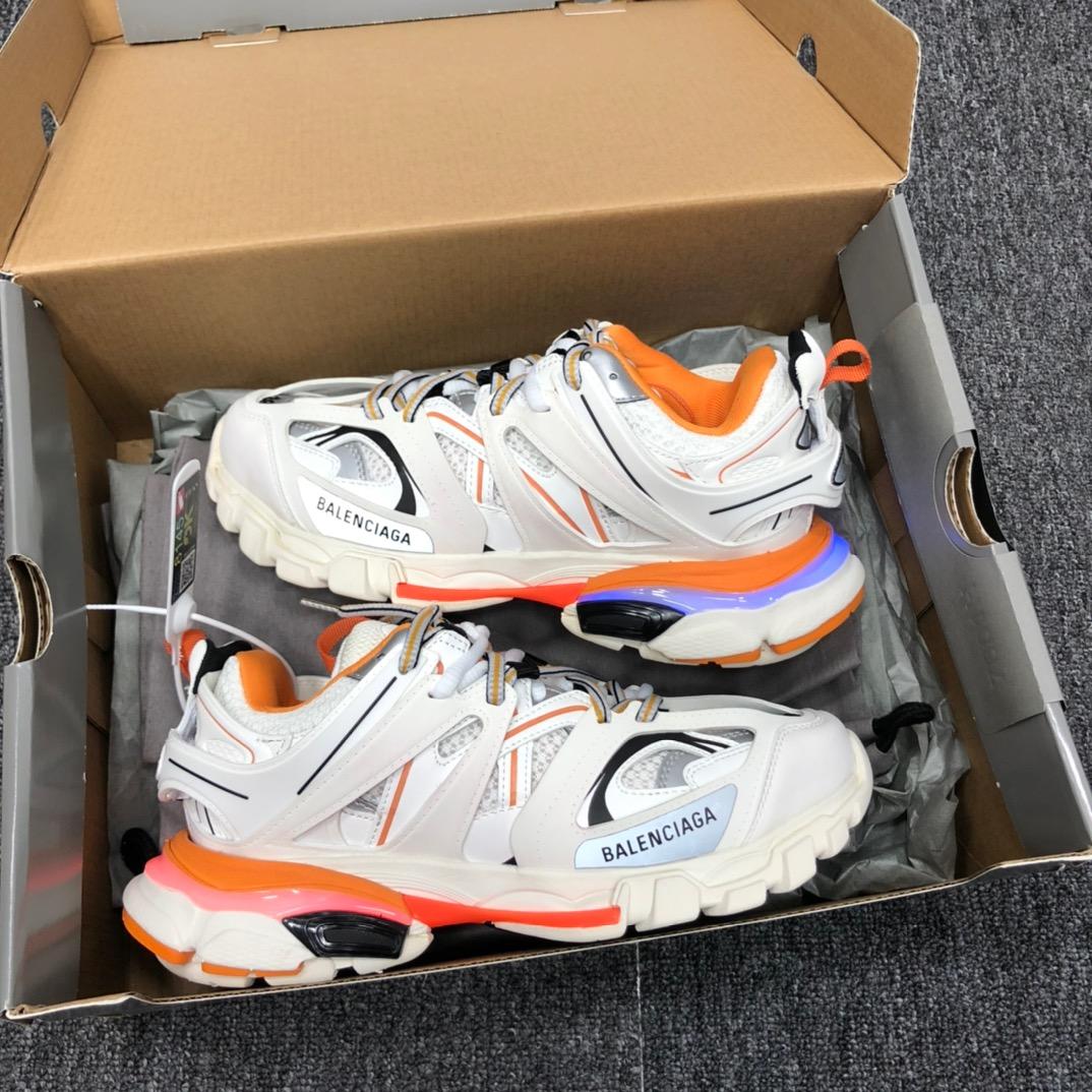 Balenciaga Track Sneaker     LED - DesignerGu