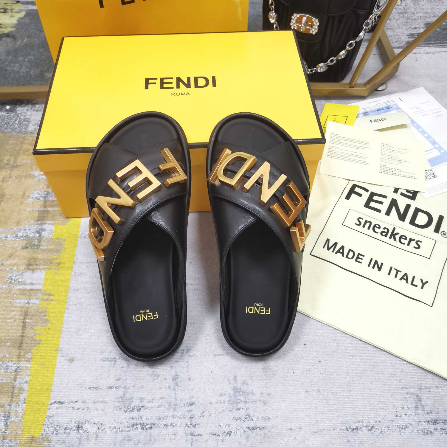 Fendi Slides - DesignerGu