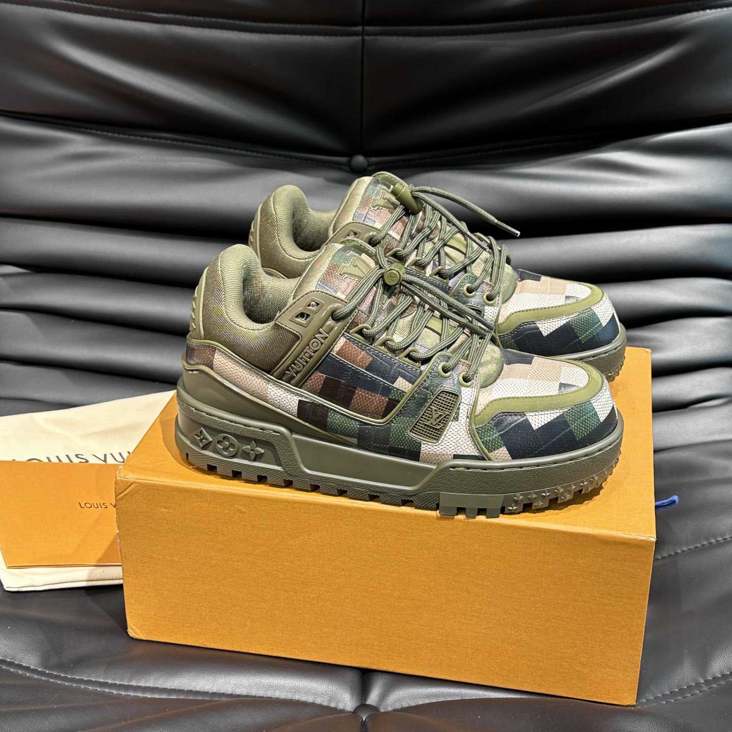 Louis Vuitton LV Trainer Maxi Sneaker   1ACNCZ - DesignerGu