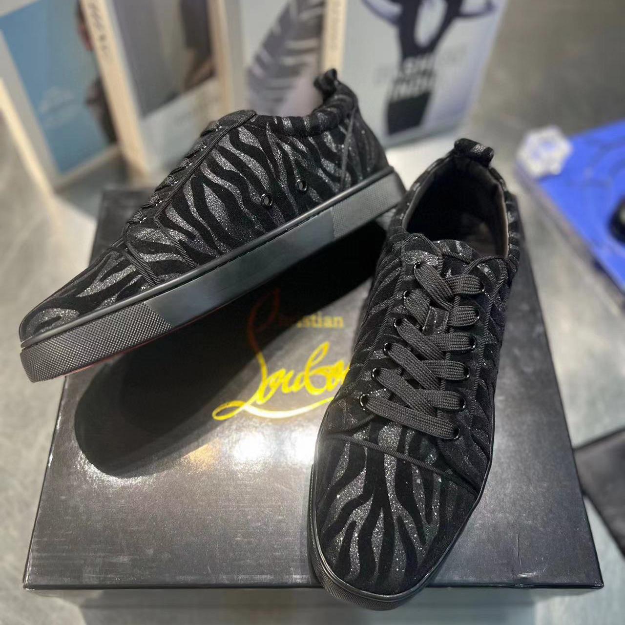 Christian Louboutin Louis Junior Velvet Sneaker In Black - DesignerGu