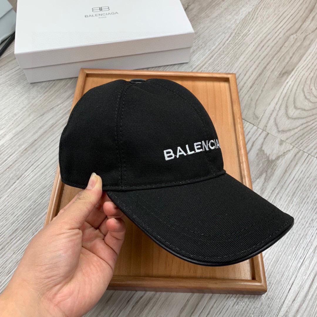 Balenciaga Embroidered-logo Six-panel Cap - DesignerGu