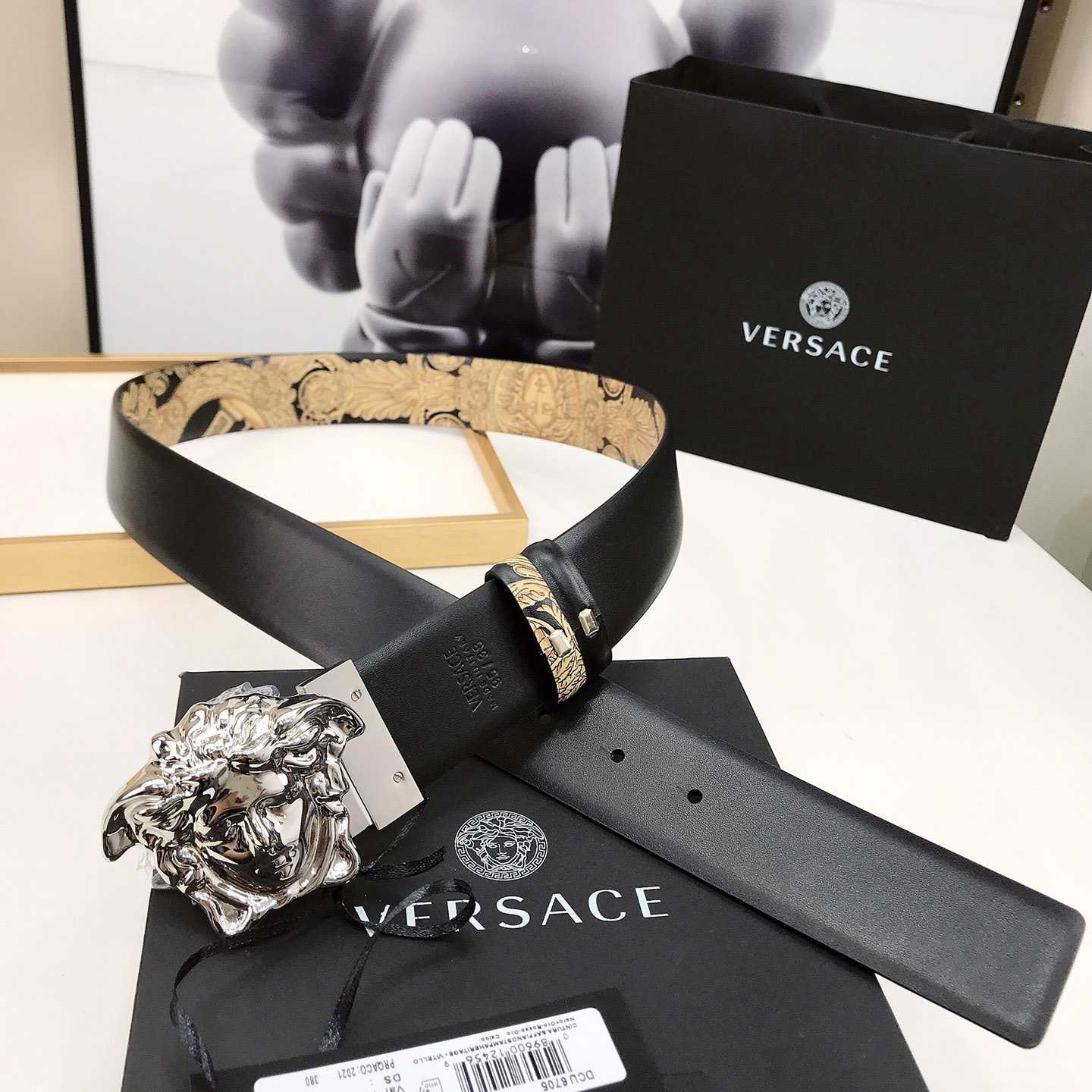 Versace Barocco Reversible Leather Belt    40mm - DesignerGu