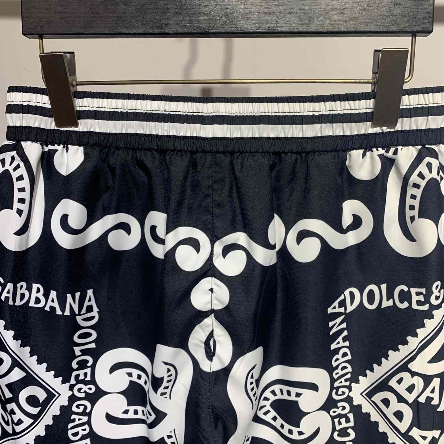 Dolce & Gabbana Marina Print Silk Shorts - DesignerGu