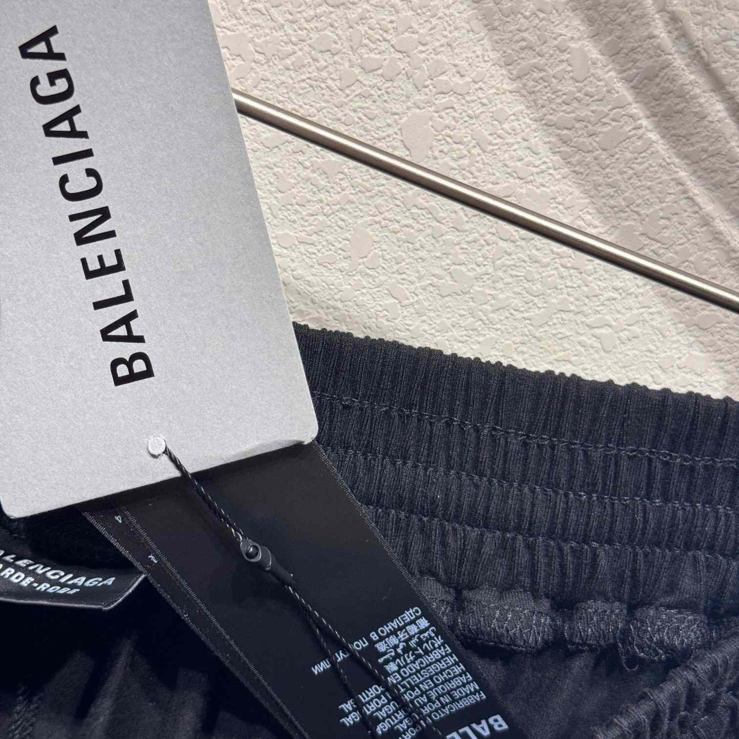 Balenciaga Pants In Black - DesignerGu