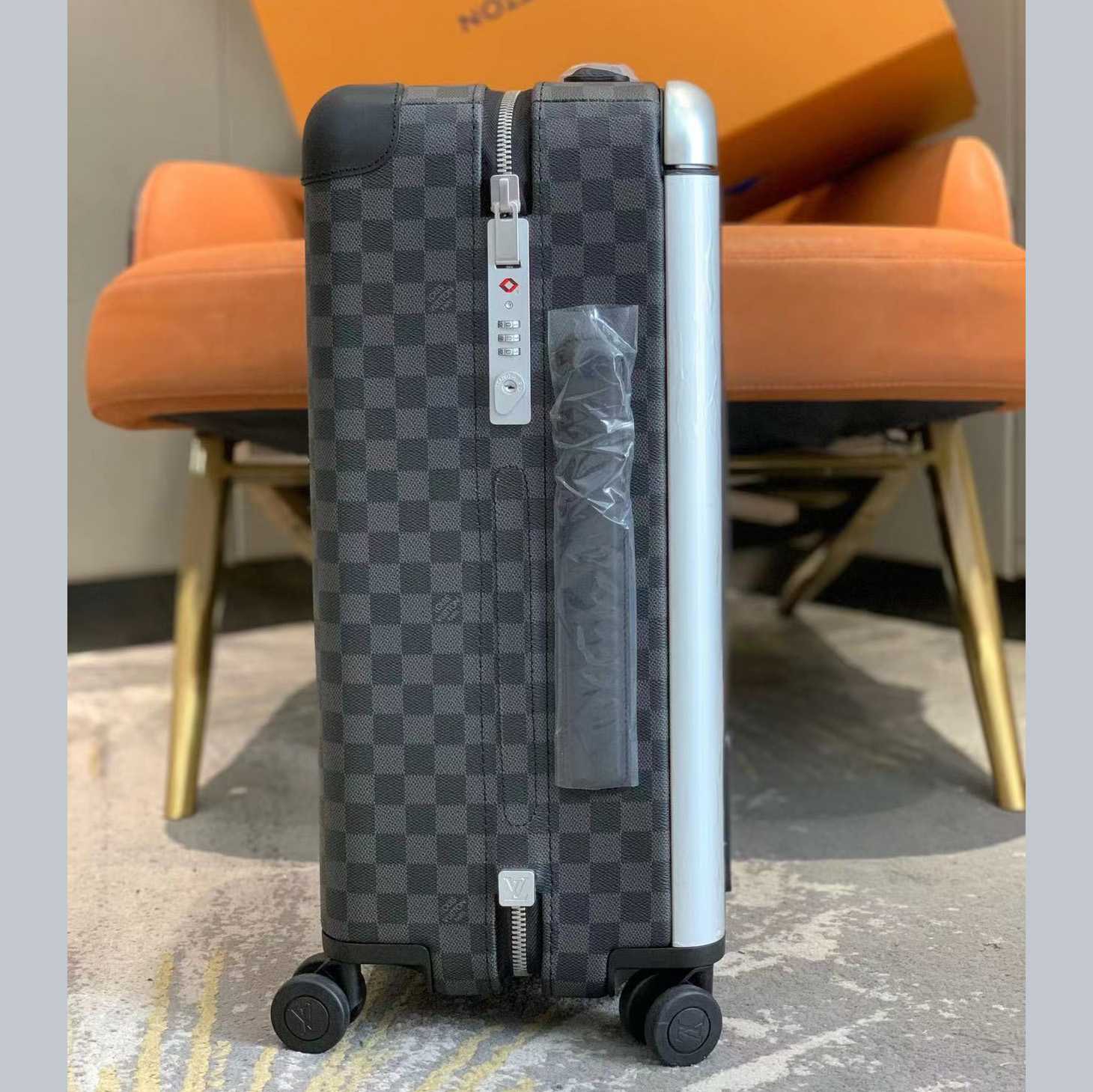 Louis Vuitton Horizon  - DesignerGu