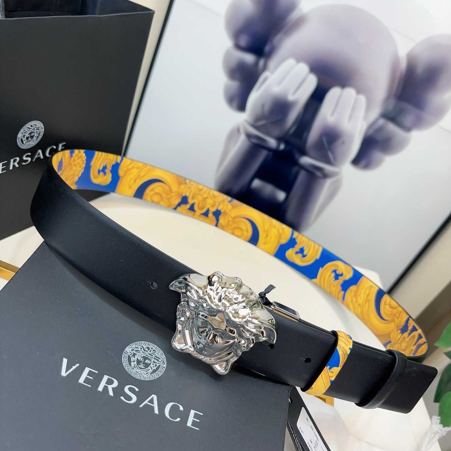 Versace Barocco Reversible Leather Belt    40mm - DesignerGu