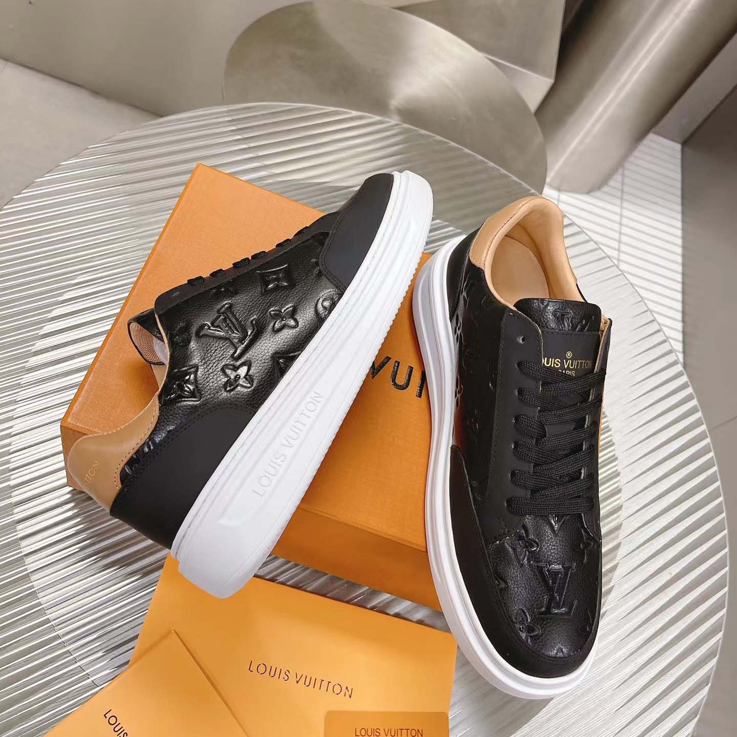 Louis Vuitton Beverly Hills Sneaker    1A8V45 - DesignerGu