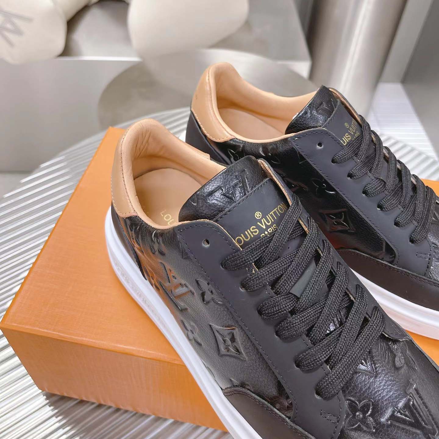 Louis Vuitton Beverly Hills Sneaker    1A8V45 - DesignerGu