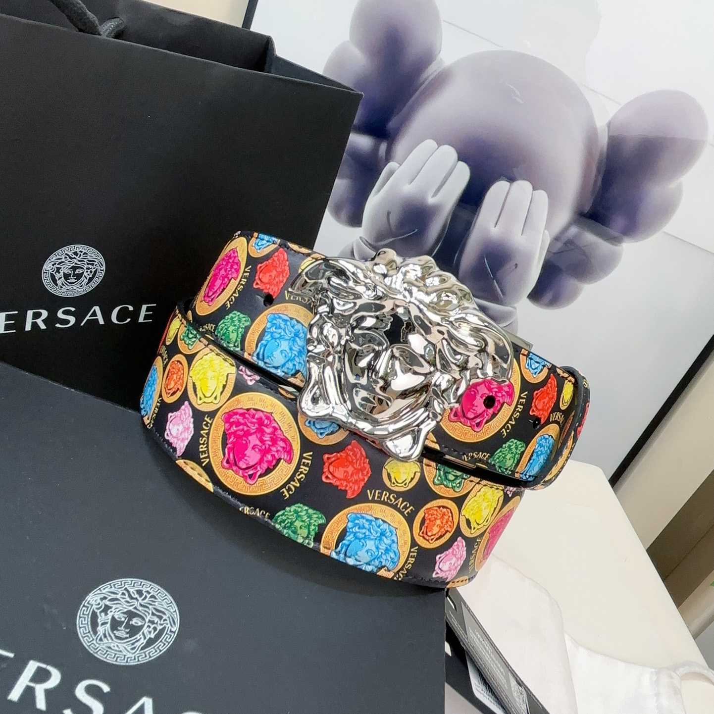 Versace Medusa Medallion Print Reversible Leather Belt   40mm - DesignerGu