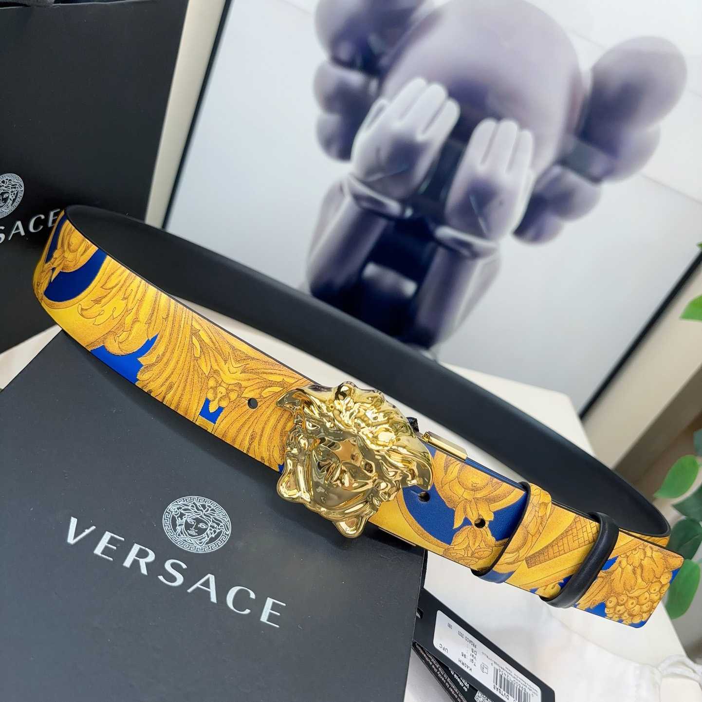 Versace Barocco Reversible Leather Belt    40mm - DesignerGu