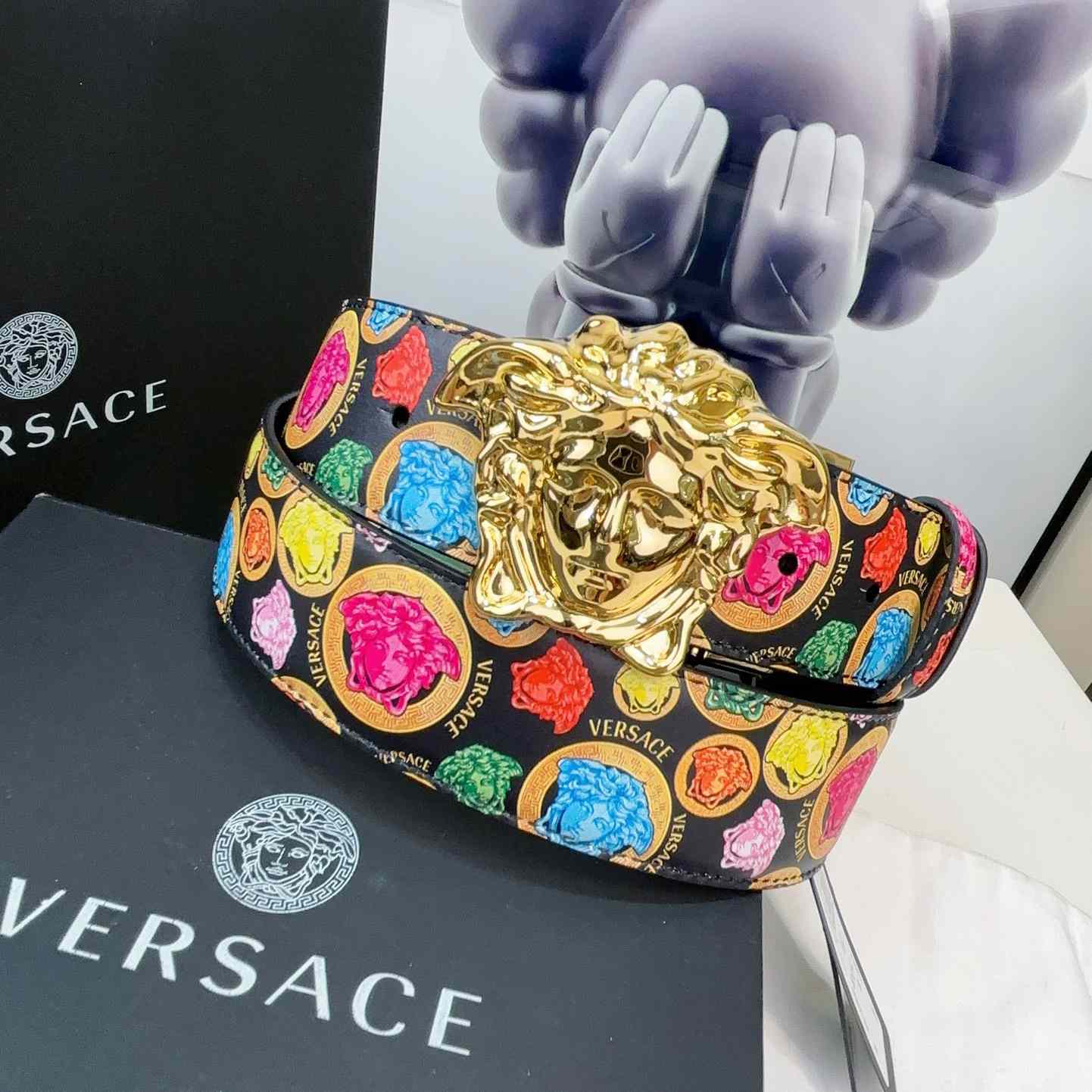 Versace Medusa Medallion Print Reversible Leather Belt   40mm - DesignerGu