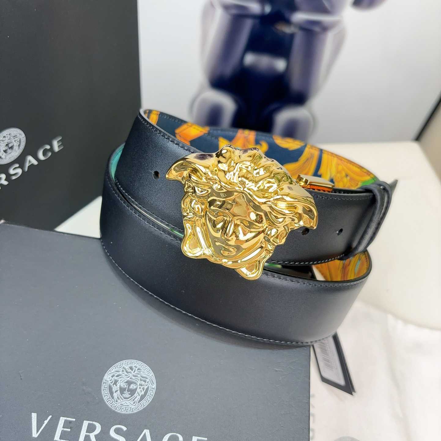 Versace Barocco Reversible Leather Belt    40mm - DesignerGu