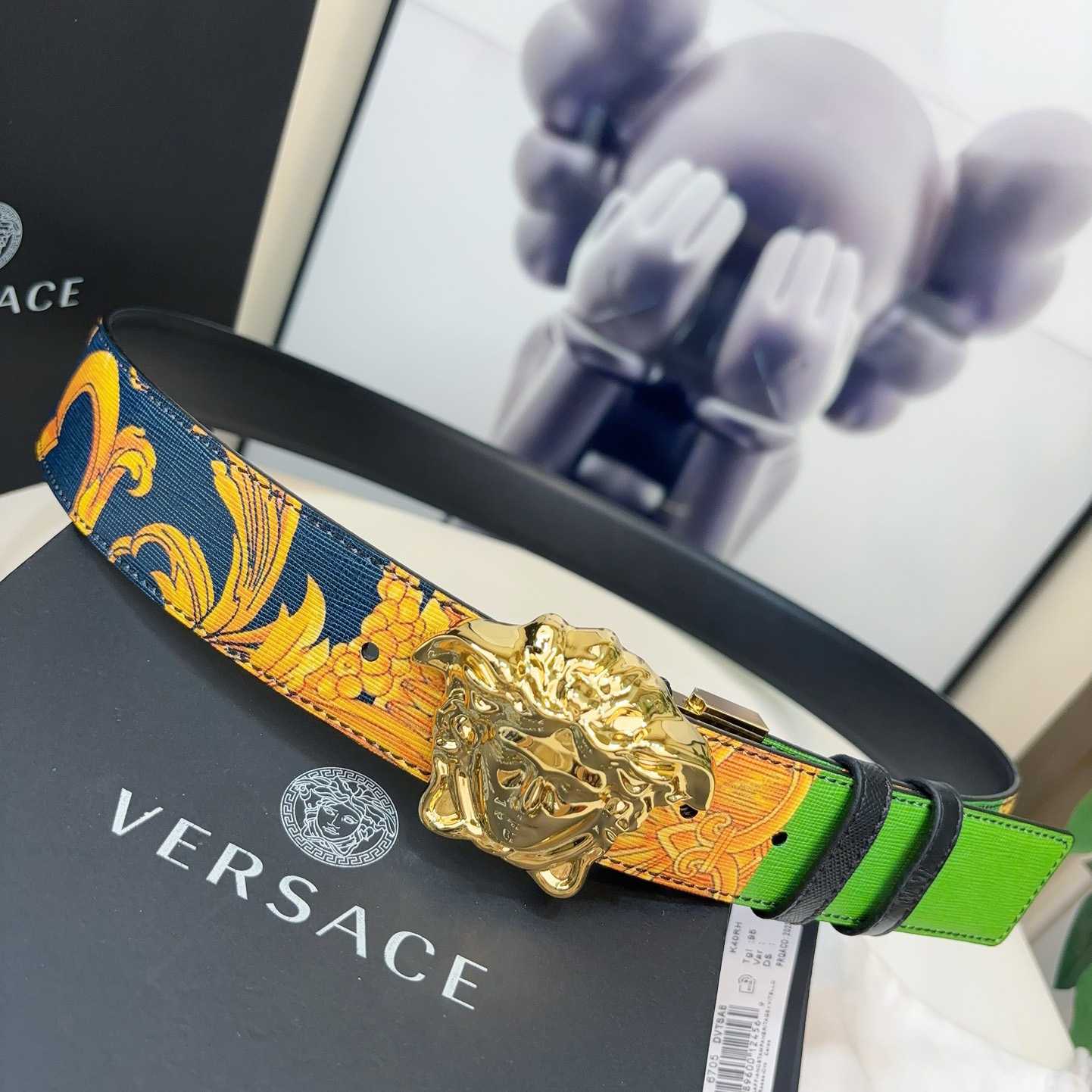 Versace Barocco Reversible Leather Belt    40mm - DesignerGu