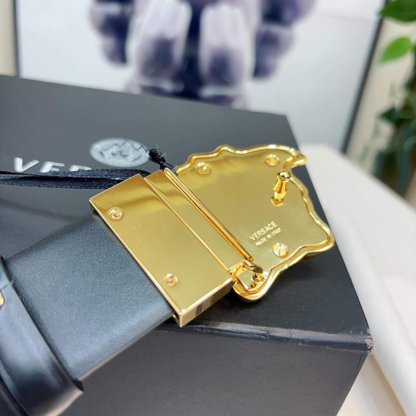 Versace Reversible Leather Belt    40mm - DesignerGu