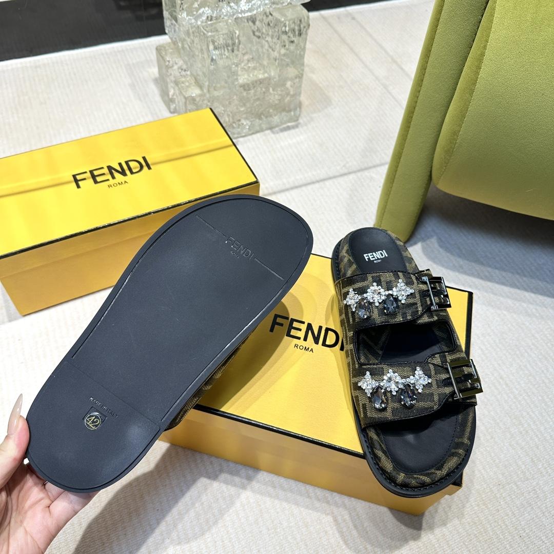 Fendi Feel Brown Fabric Slides - DesignerGu