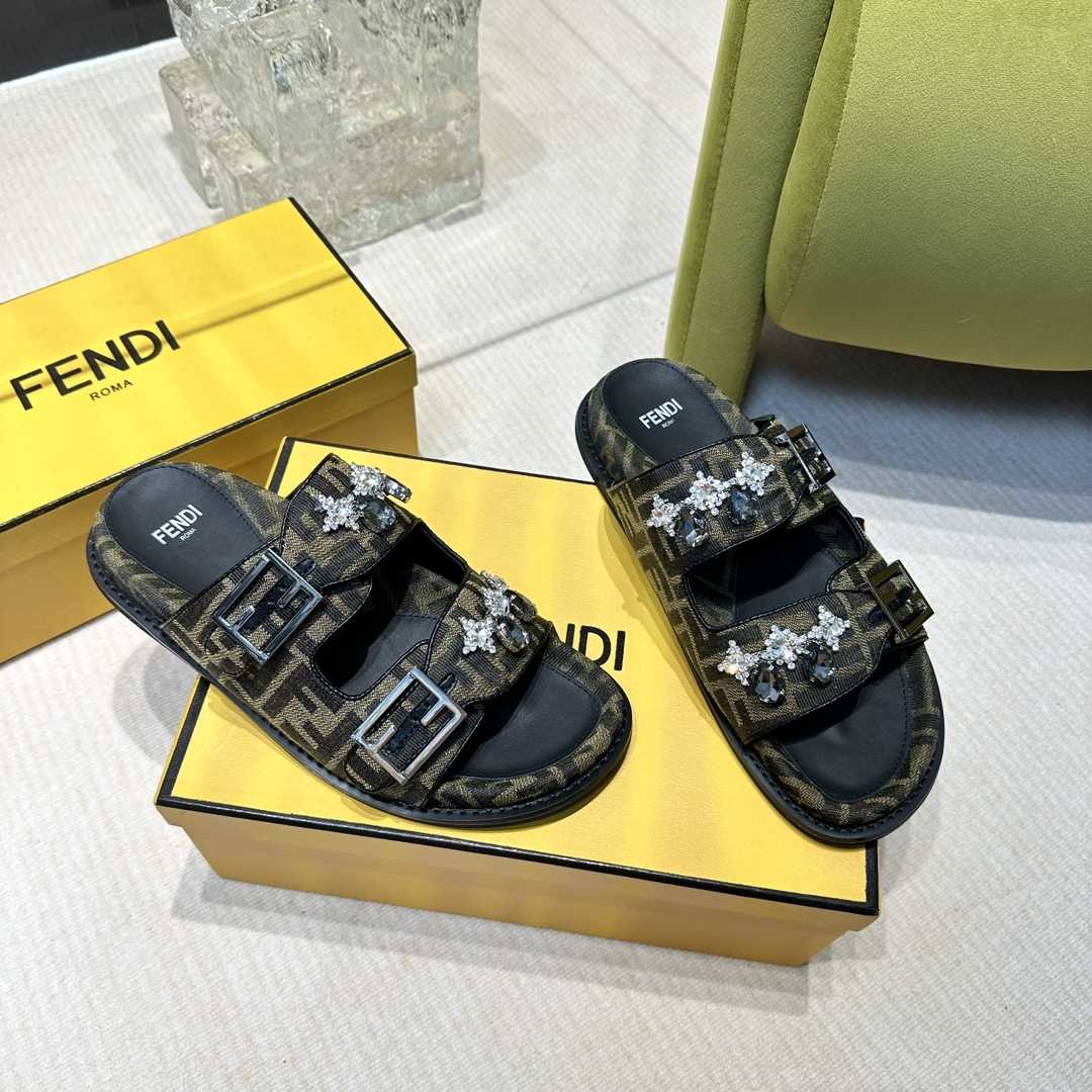 Fendi Feel Brown Fabric Slides - DesignerGu