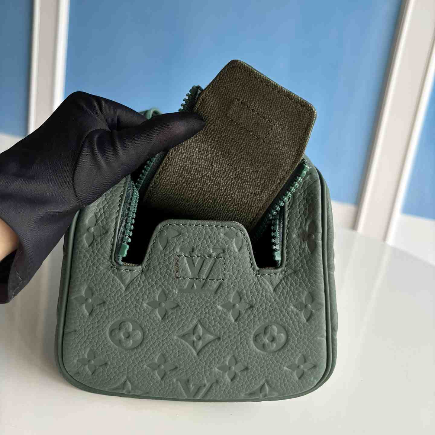 Louis Vuitton Dopp Kit    M24442 - DesignerGu