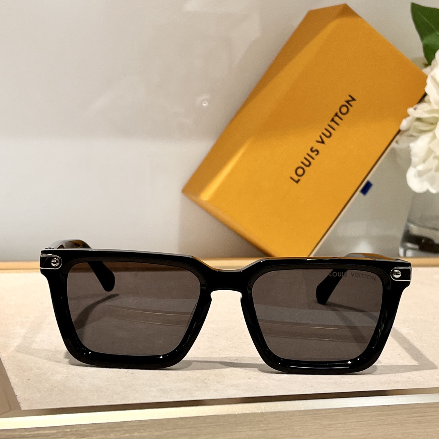 Louis Vuitton Sunglasses  Z1974 - DesignerGu