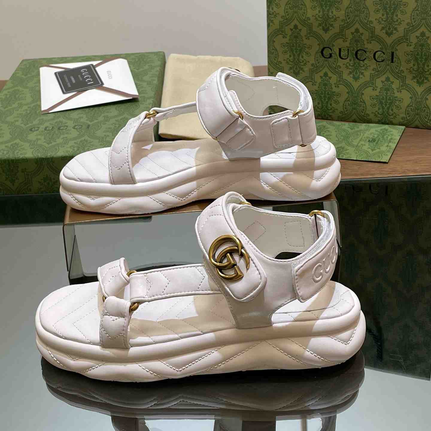 Gucci Women's Double G Sandal - DesignerGu