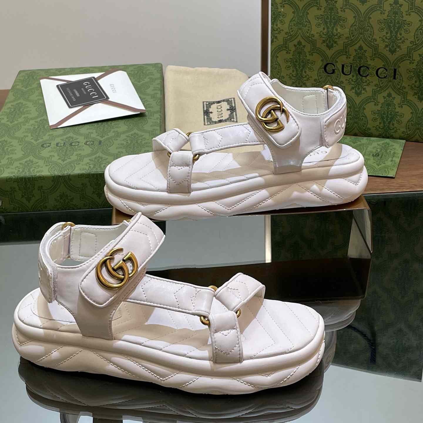 Gucci Women's Double G Sandal - DesignerGu