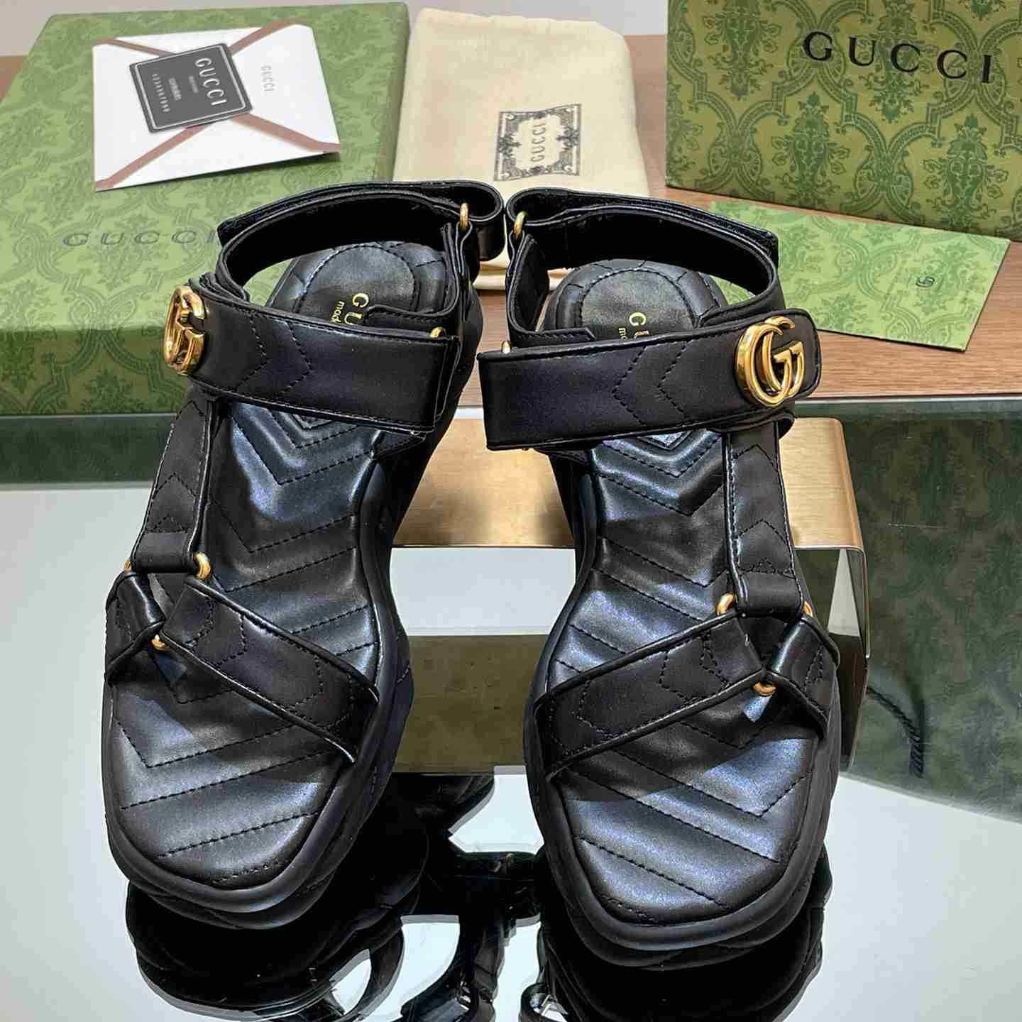 Gucci Women's Double G Sandal - DesignerGu