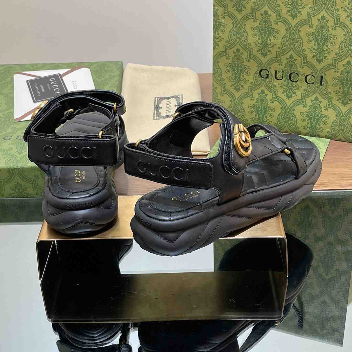 Gucci Women's Double G Sandal - DesignerGu