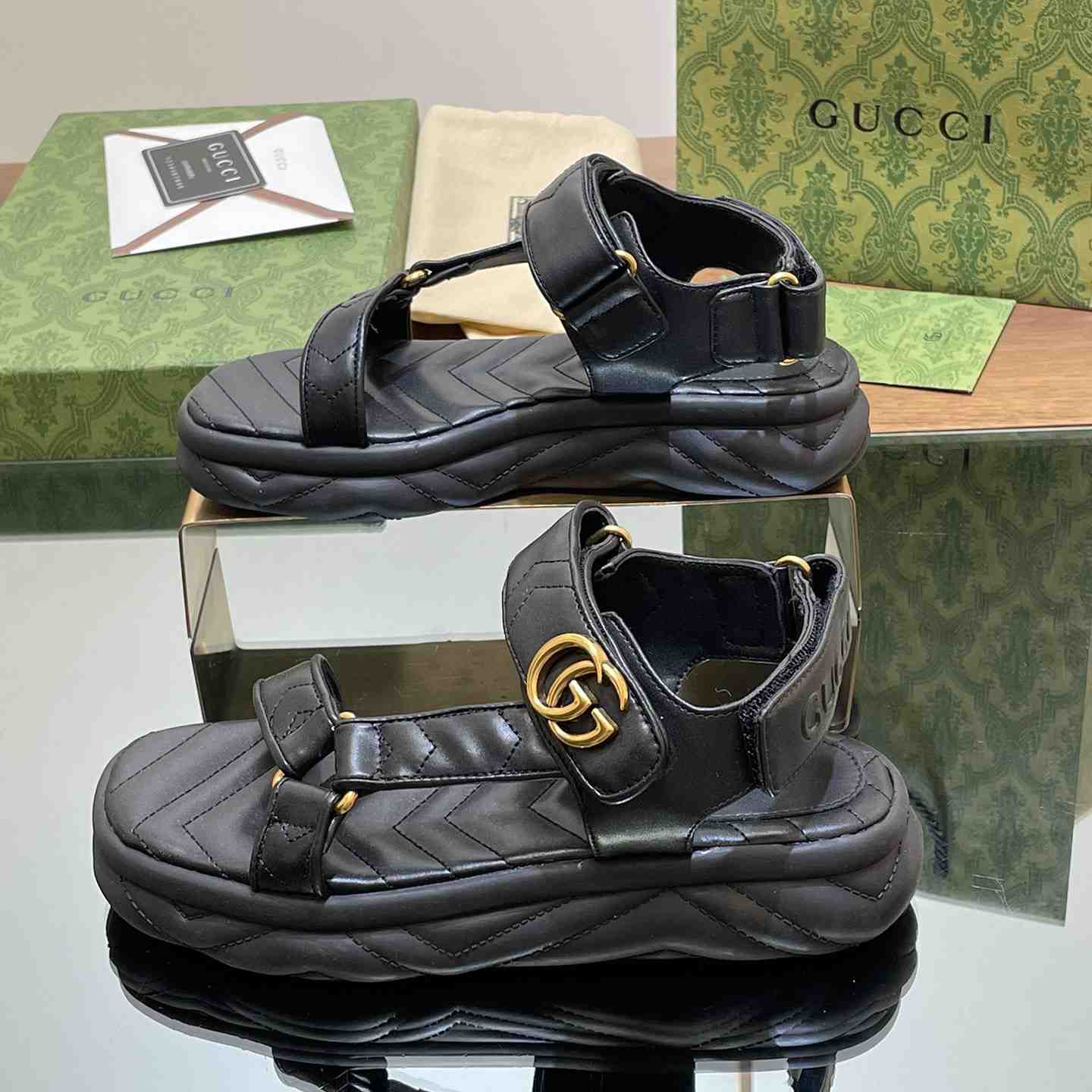 Gucci Women's Double G Sandal - DesignerGu