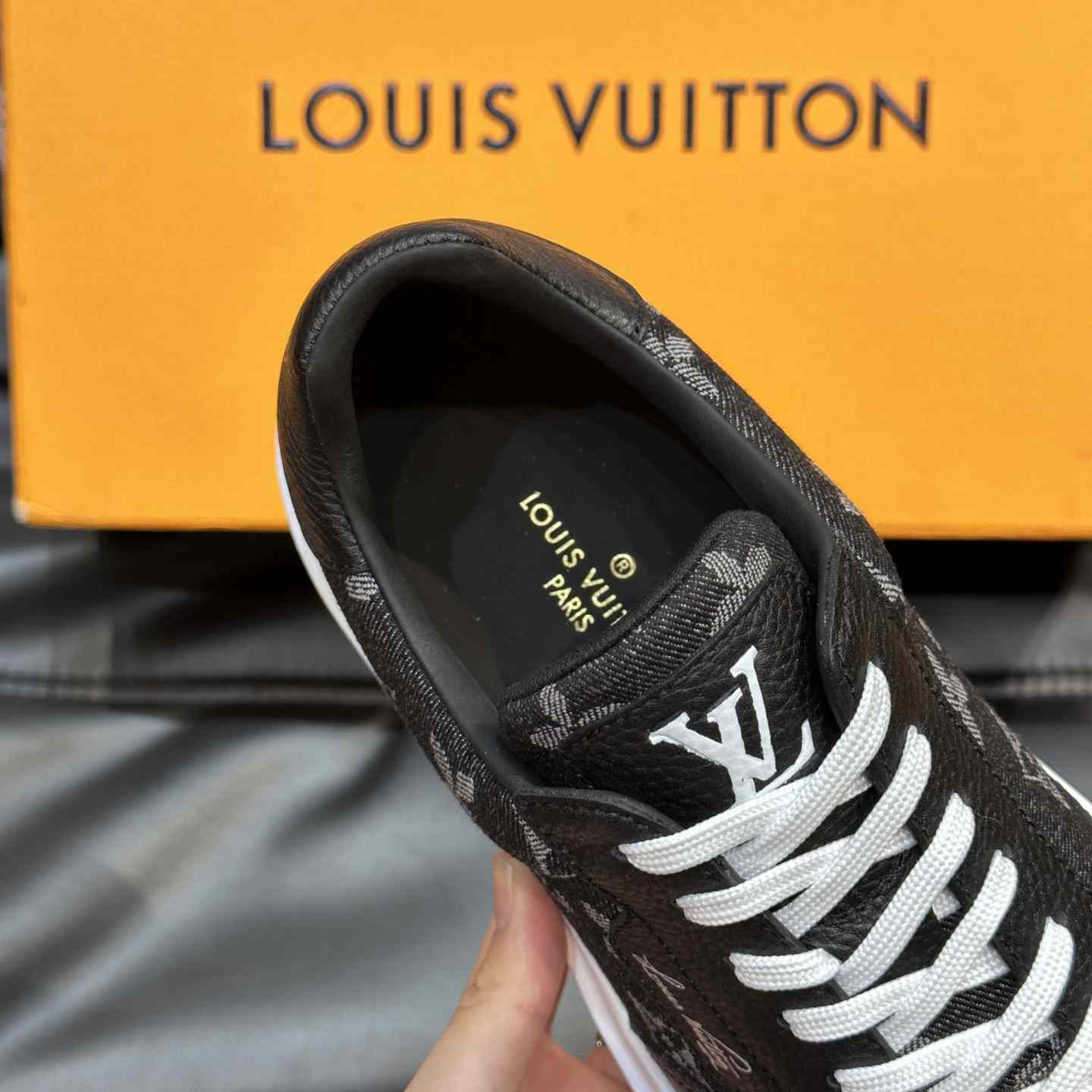 Louis Vuitton Beverly Hills Sneaker   - DesignerGu