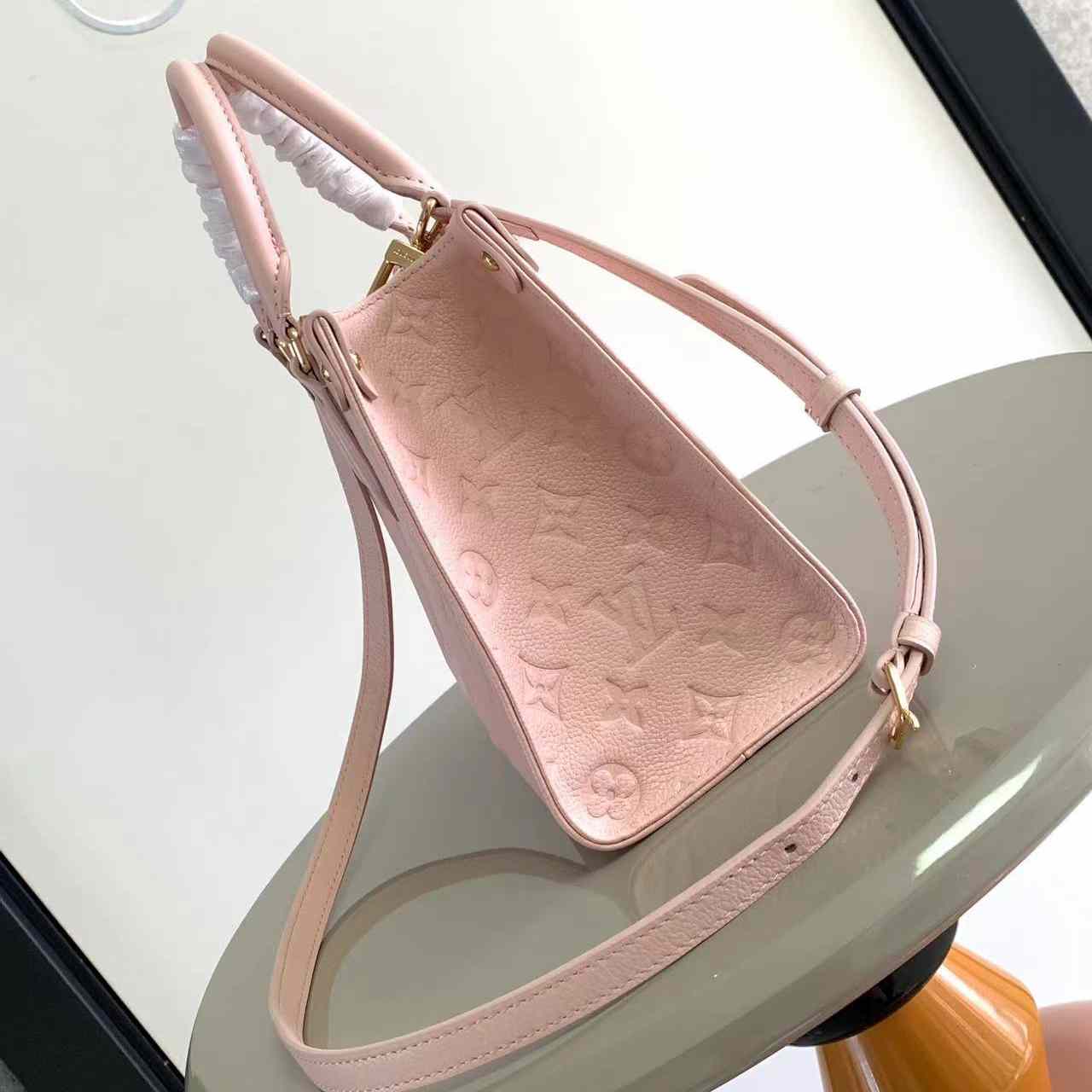 Louis Vuitton OnTheGo PM   M47135 - DesignerGu