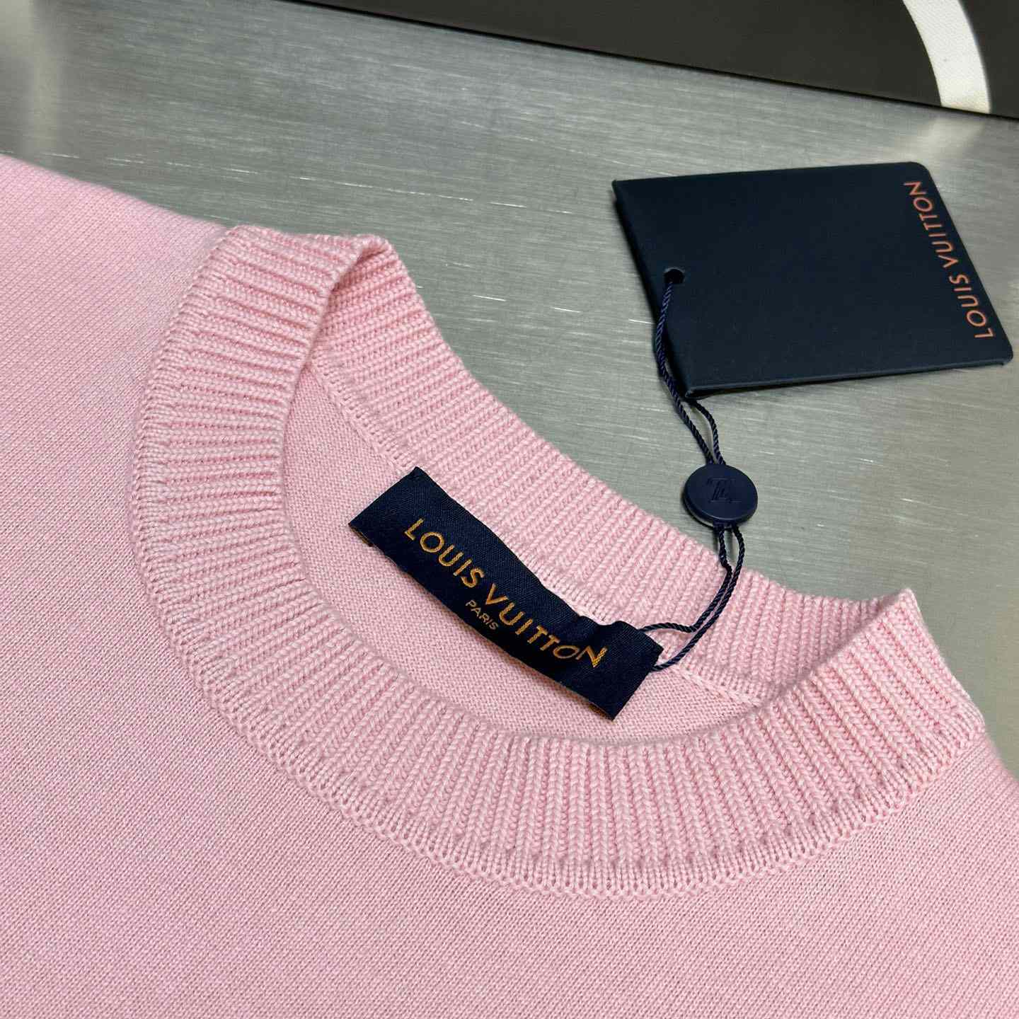 Louis Vuitton Short-Sleeved Signature Crewneck    - DesignerGu