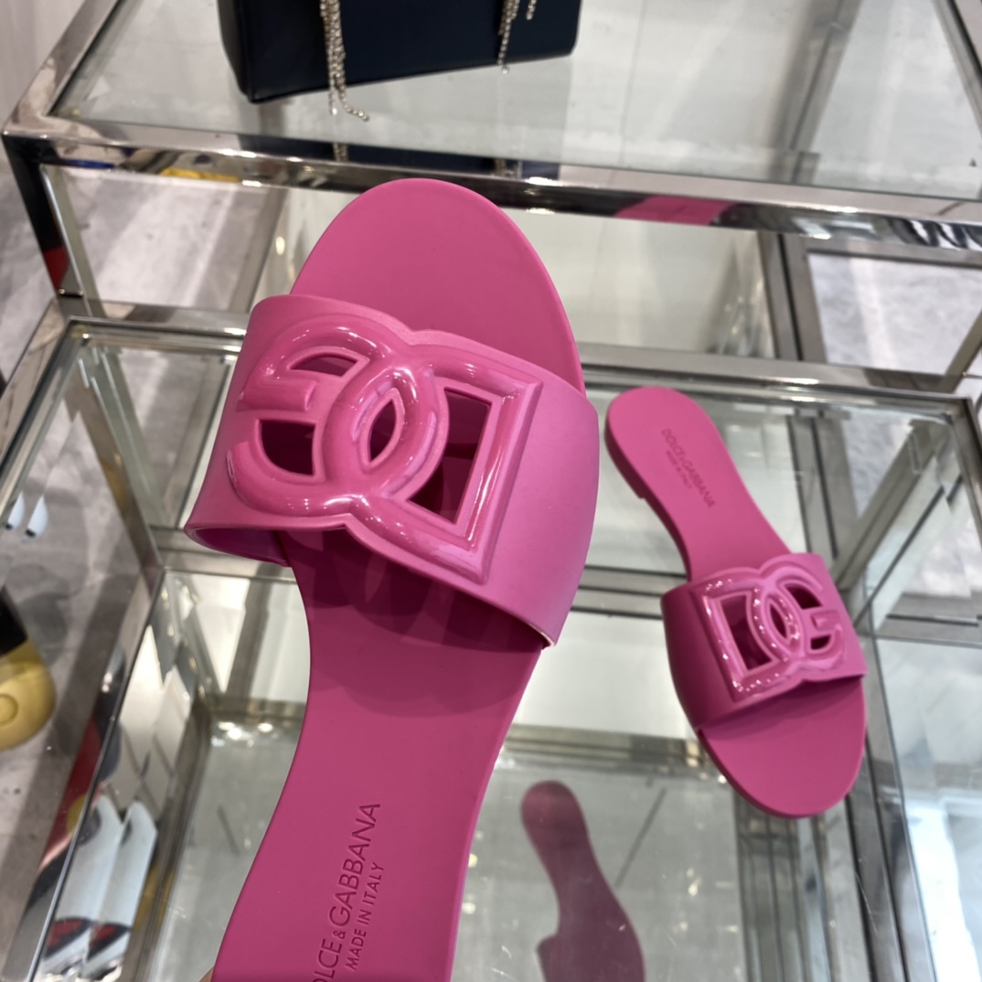 Dolce & Gabbana Rubber Beachwear Sliders - DesignerGu