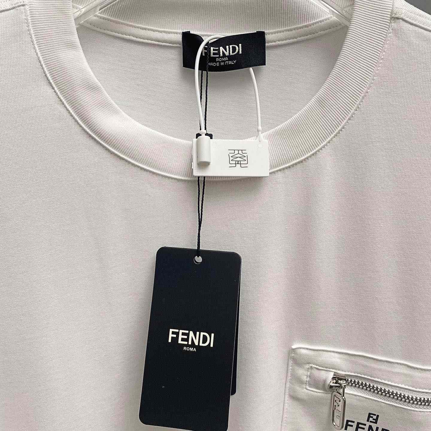 Fendi White lack Cotton T-shirt - DesignerGu