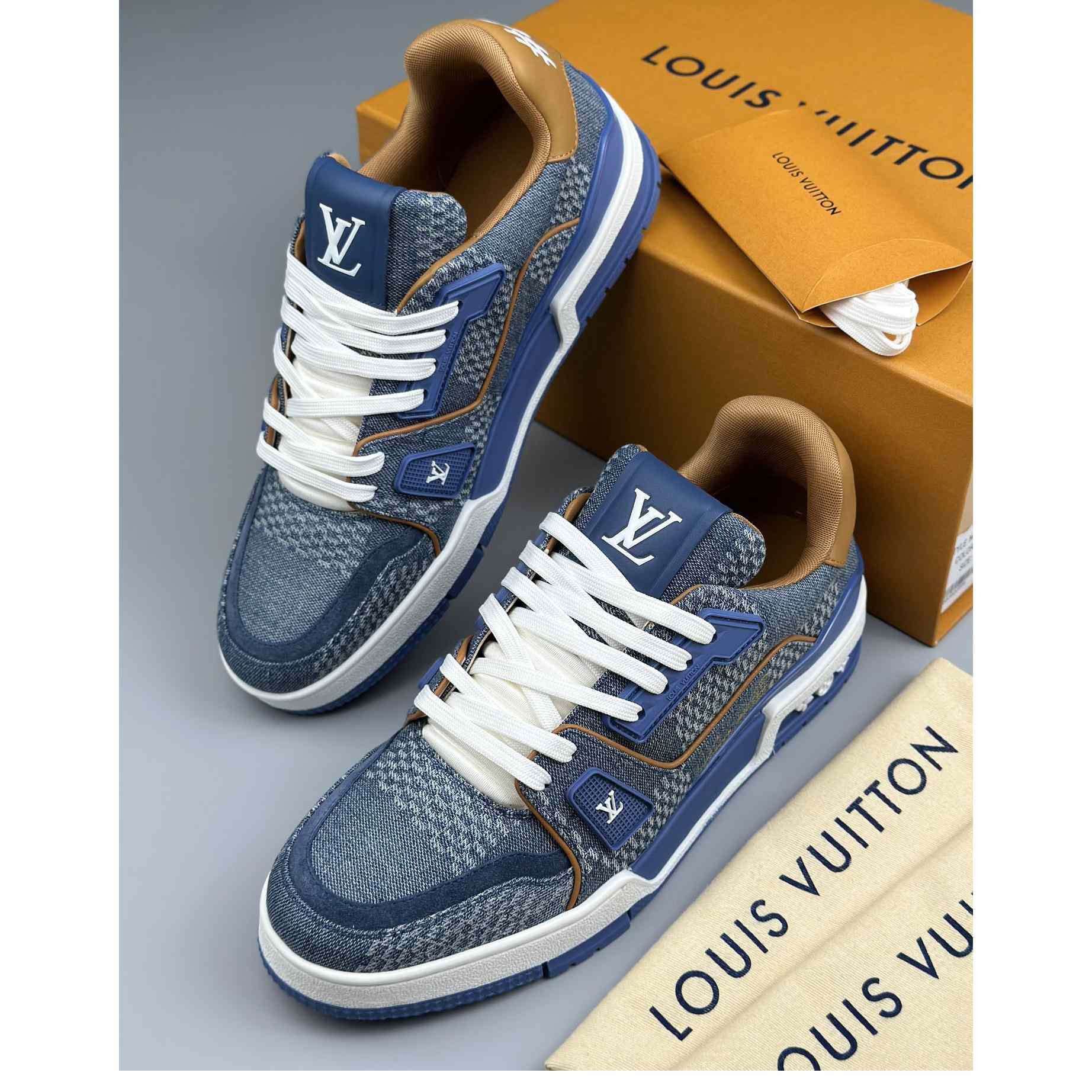 Louis Vuitton LV Trainer Sneaker    1AD6DZ - DesignerGu