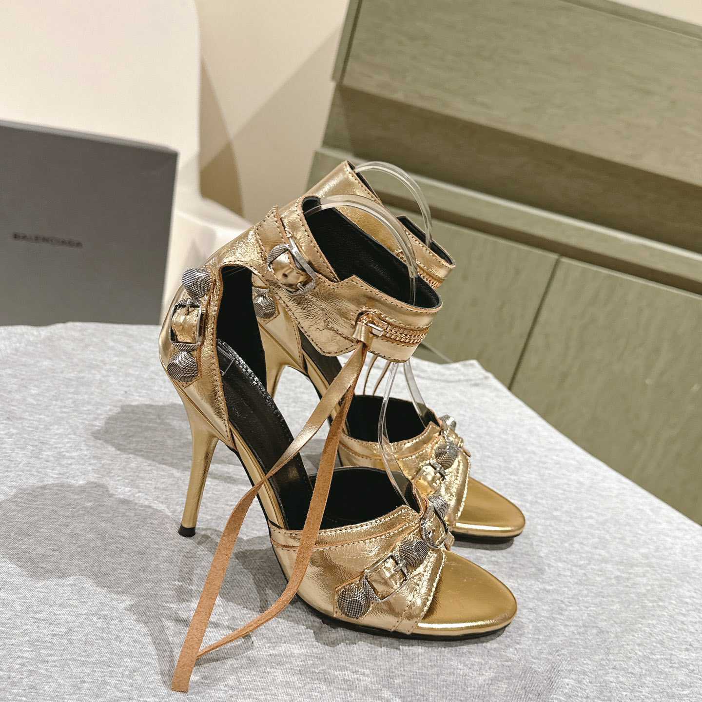 Balenciaga Cagole 110mm Metallic-finish Sandals - DesignerGu