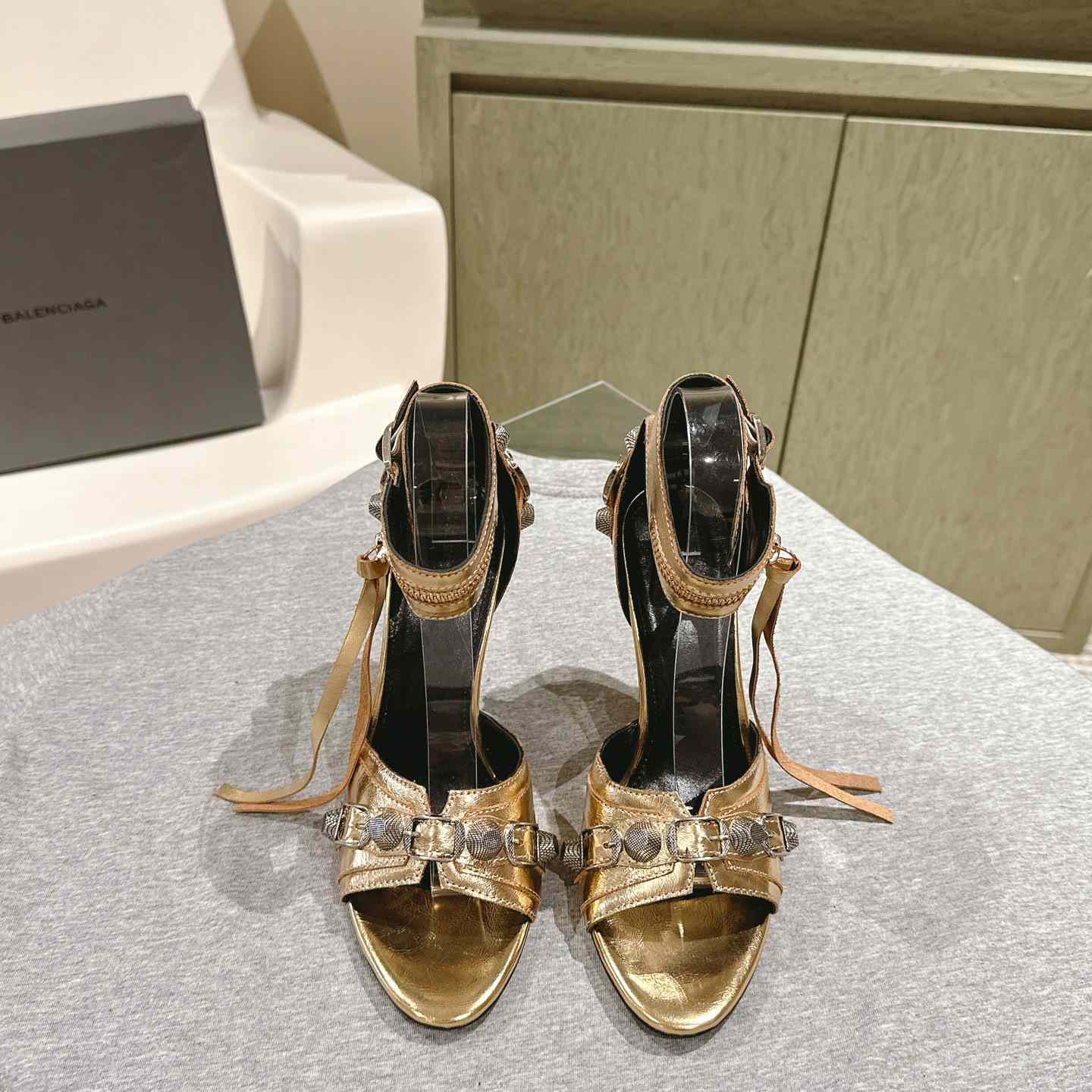 Balenciaga Cagole 110mm Metallic-finish Sandals - DesignerGu