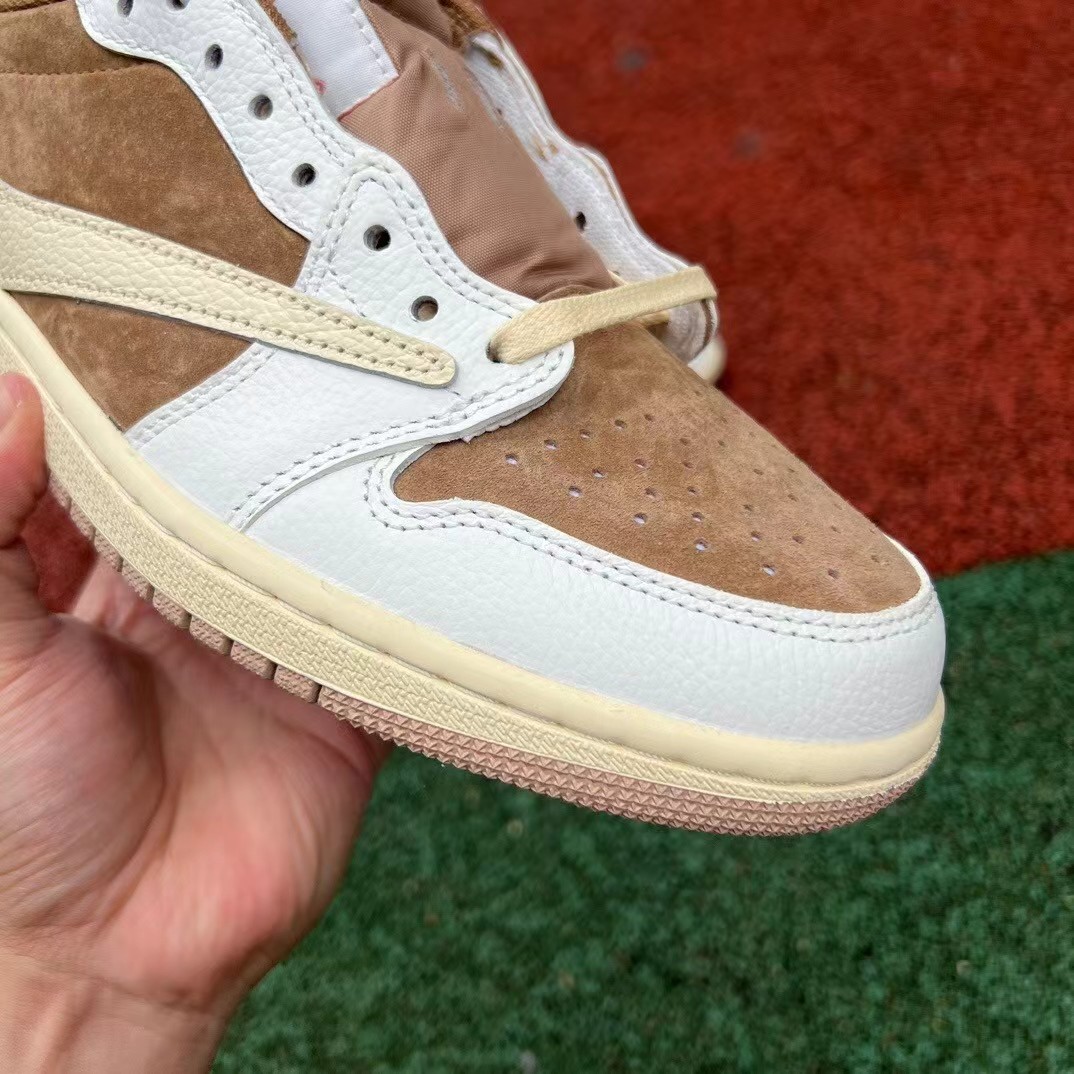 Travis Scott x Air Jordan 1 Low  Sneaker    DM7886-106 - DesignerGu