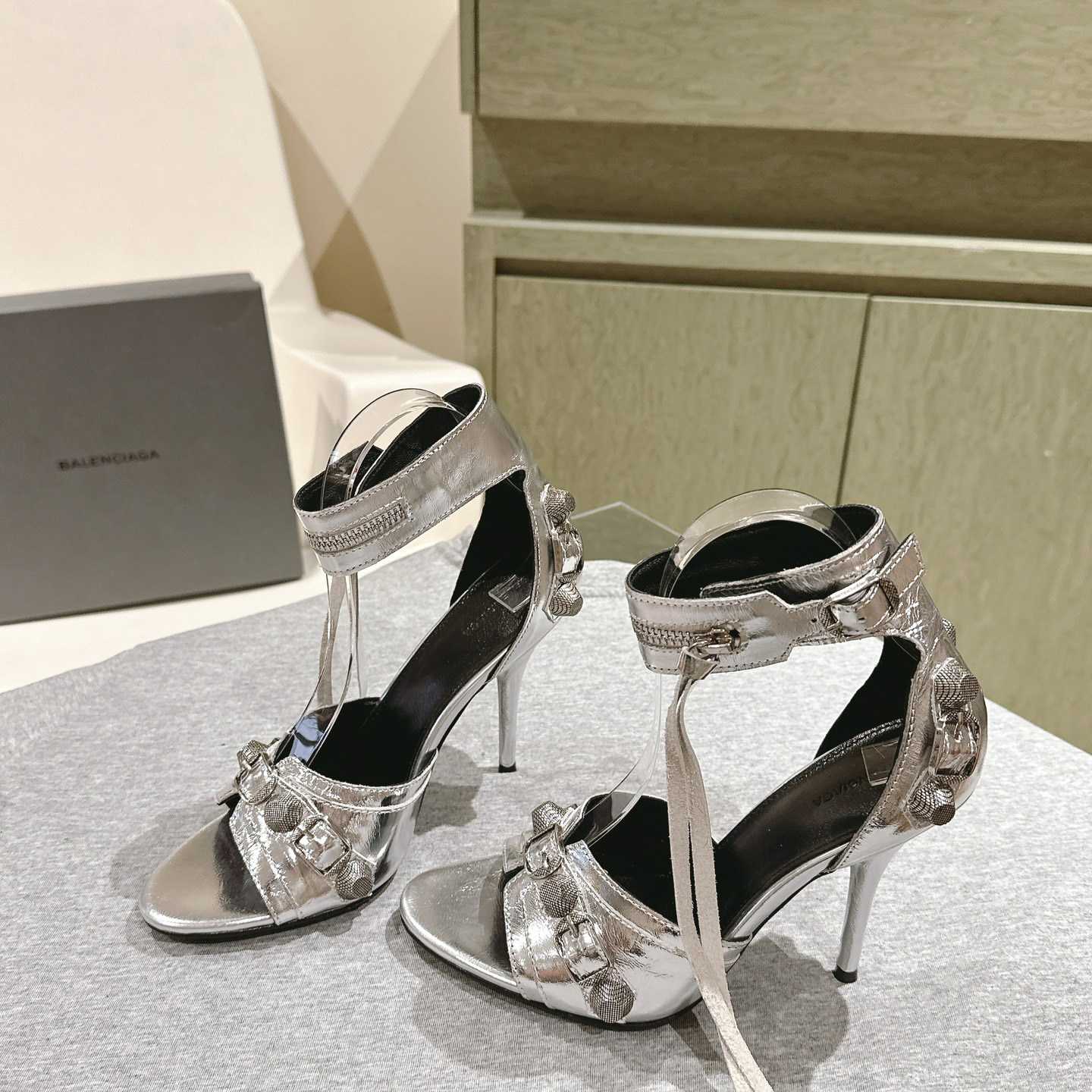 Balenciaga Cagole 110mm Metallic-finish Sandals - DesignerGu