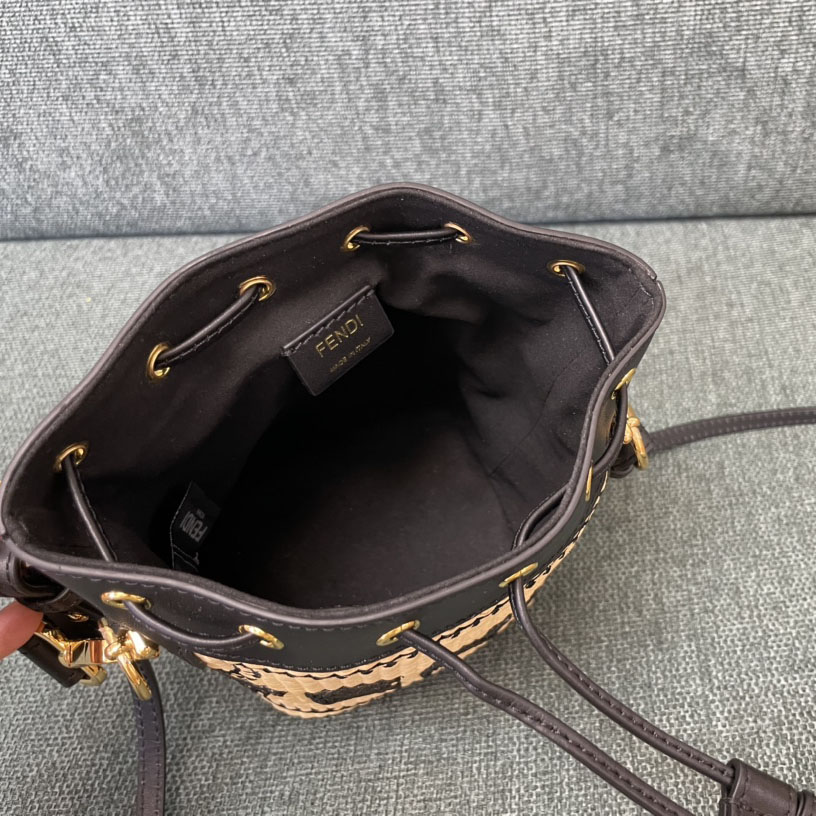 Fendi Bucket Bag (18-12-10cm) - DesignerGu