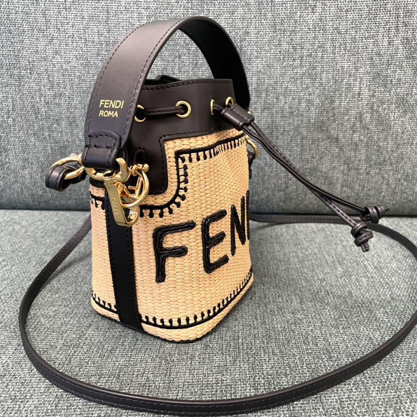 Fendi Bucket Bag (18-12-10cm) - DesignerGu