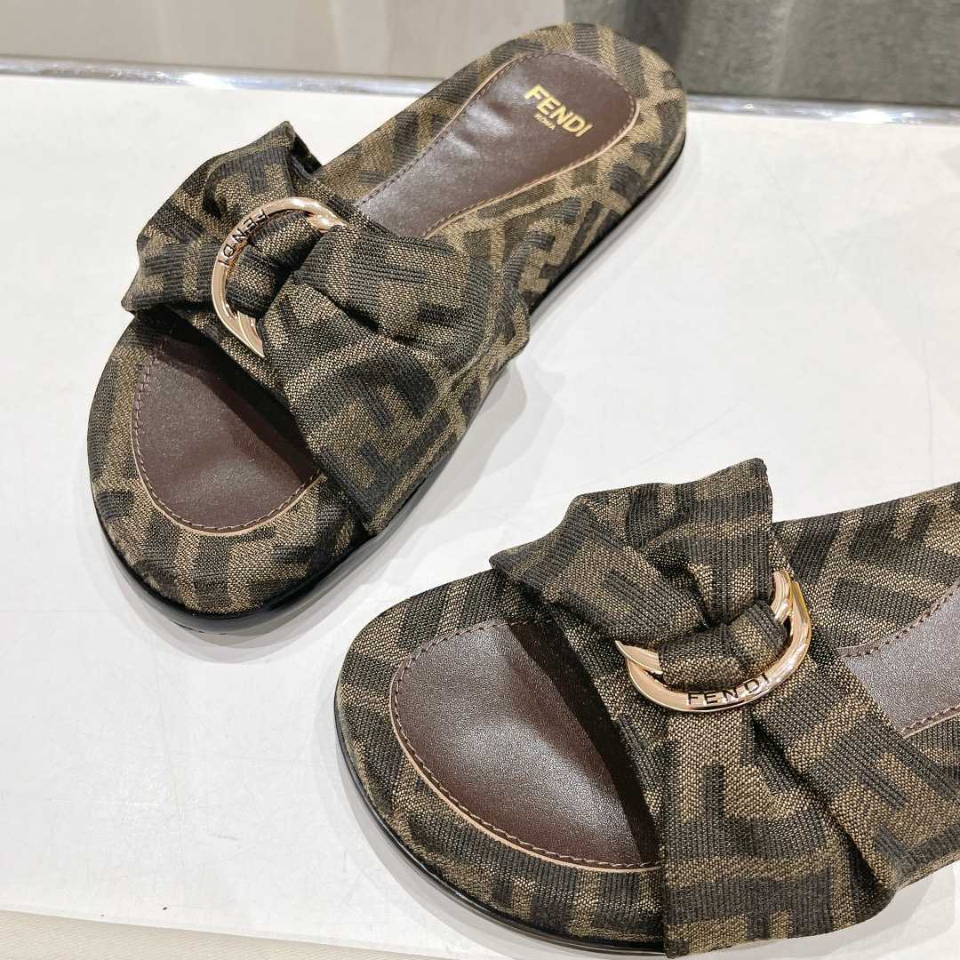 Fendi Feel Brown FF Jacquard Slides - DesignerGu