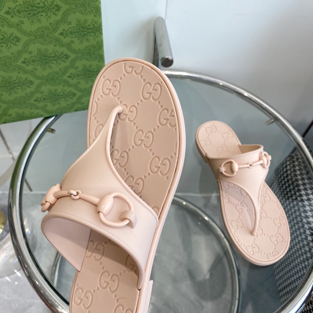 Gucci Women's Thong Sandal With Horsebit  - DesignerGu