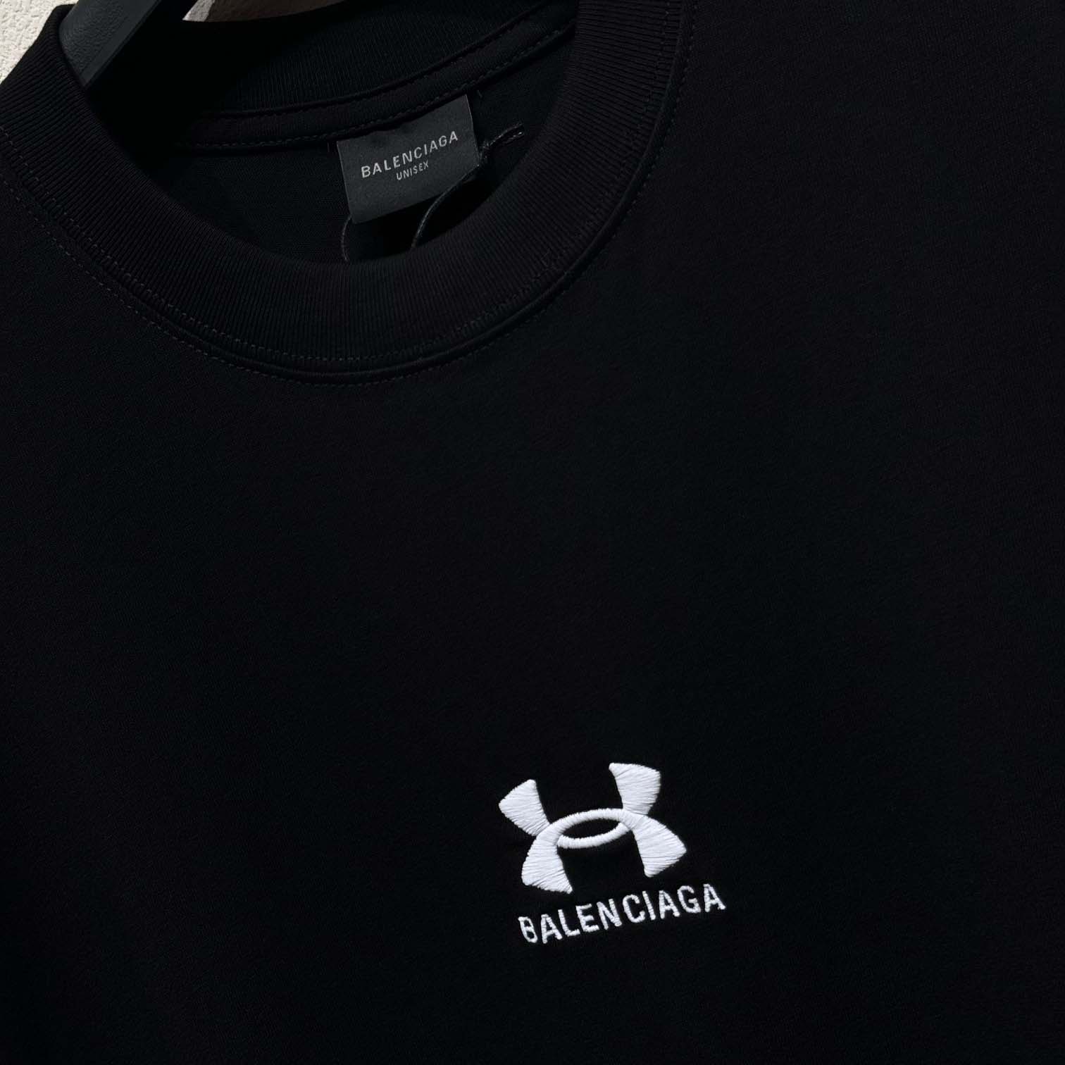 Balenciaga Under Armour® T-Shirt Oversized In Black And White - DesignerGu